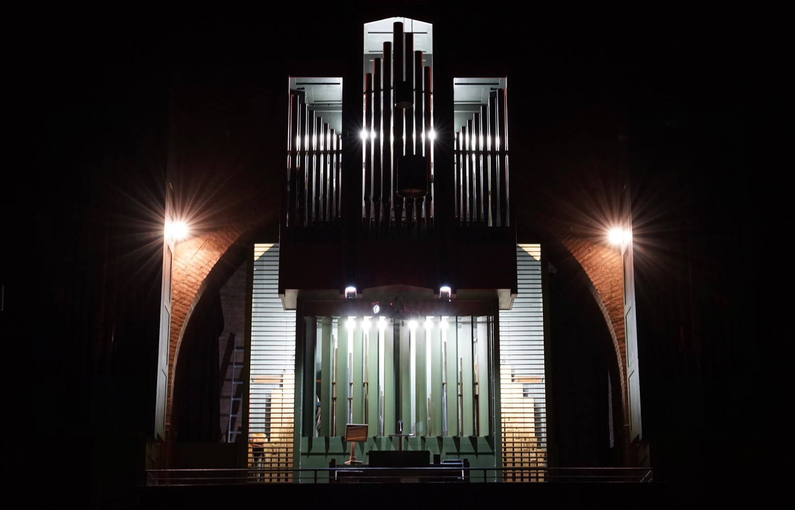 Orgel im Dunklen